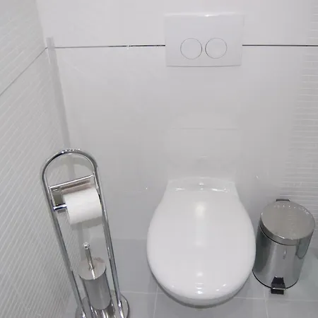 Apartman For 2 Adults And 1 Child Makarska