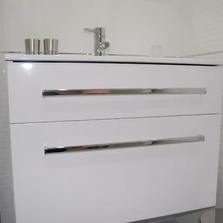 For 2 Adults And 1 Child Lägenhet *