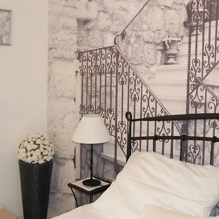 Apartman For 2 Adults And 1 Child Makarska
